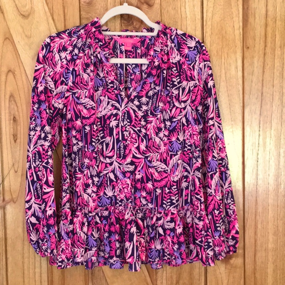 Lilly Pulitzer Pop over top, EUC, Size XS